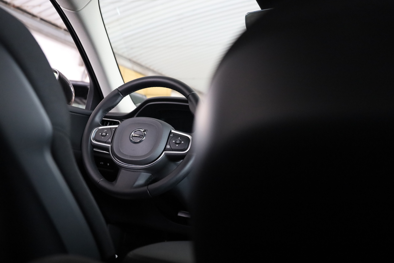 V60 T6 Hibrido Plug-in Core Bright
