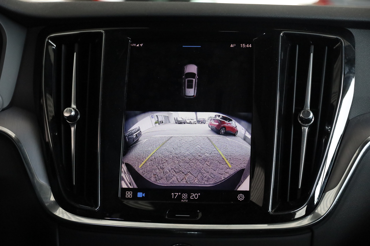 V60 T6 Hibrido Plug-in Core Bright