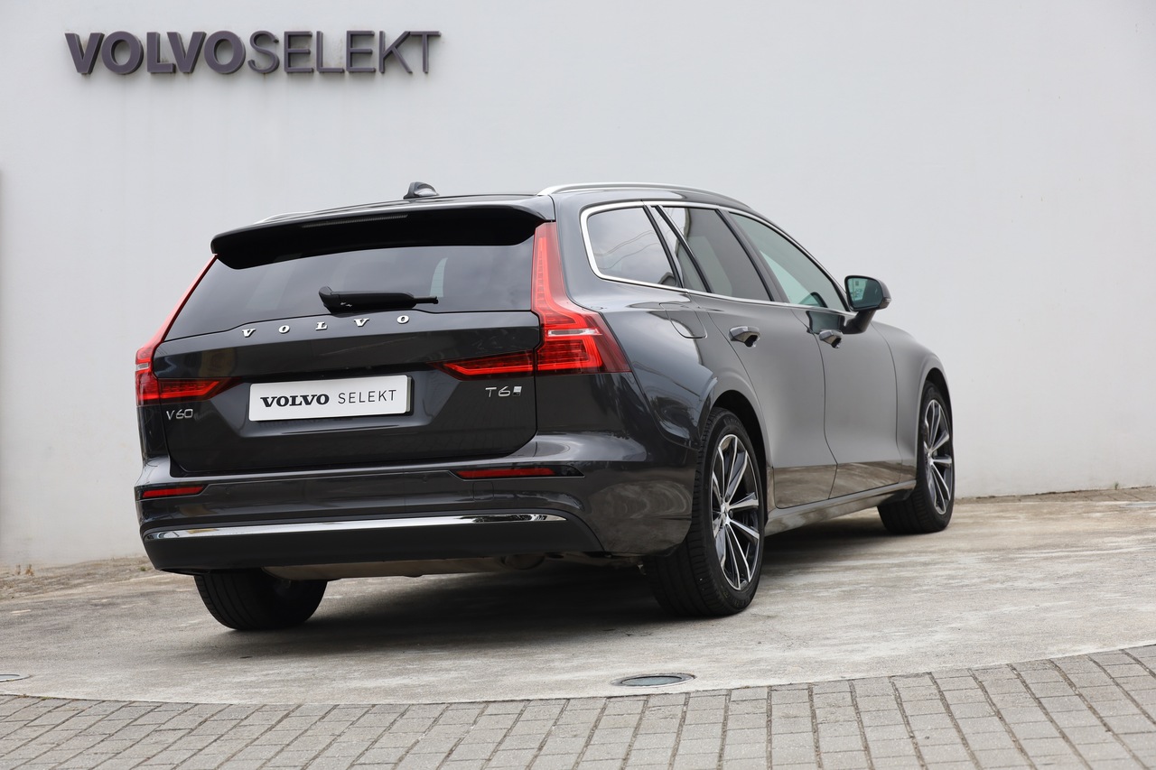 V60 T6 Hibrido Plug-in Core Bright