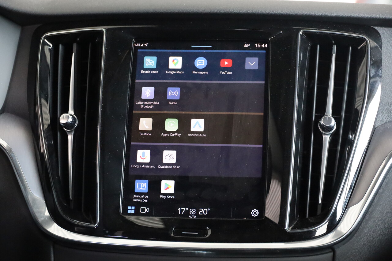 V60 T6 Hibrido Plug-in Core Bright