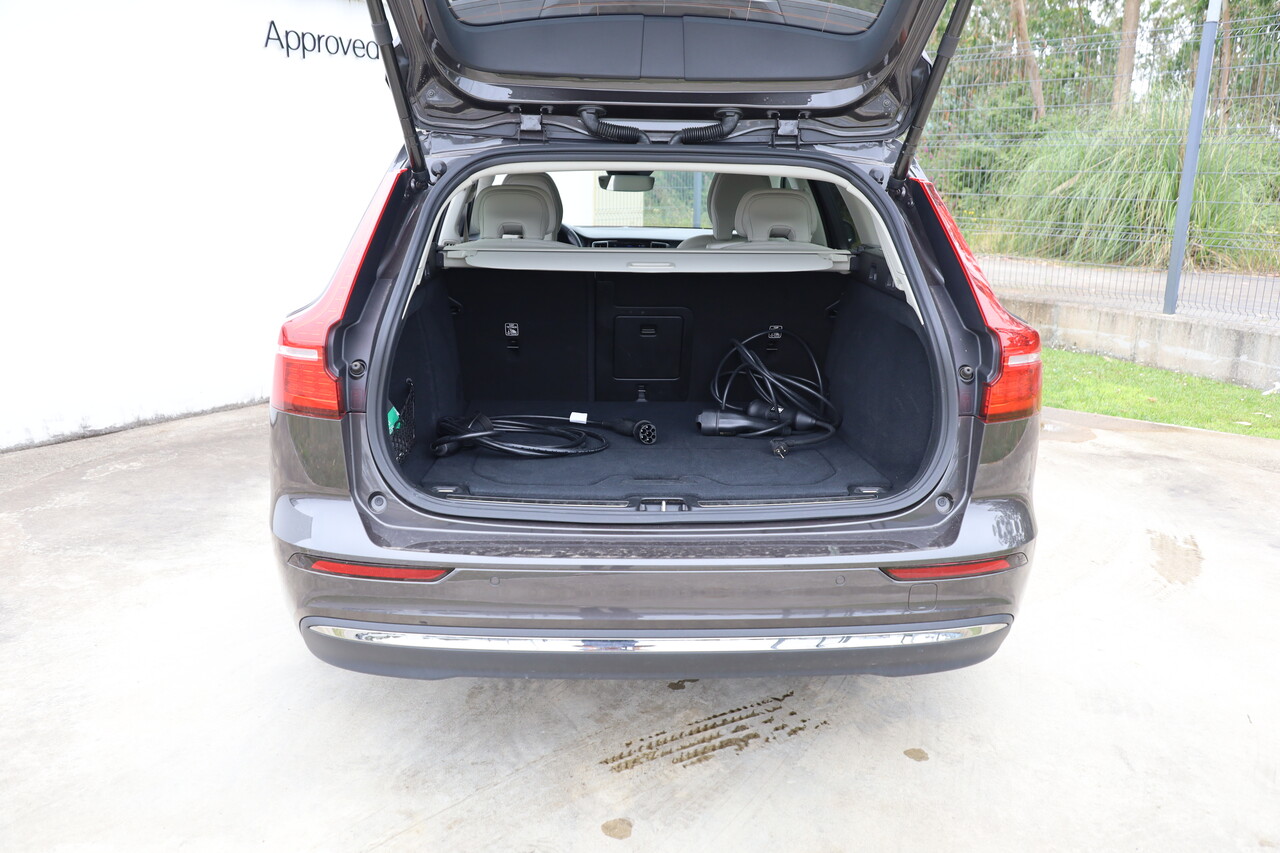 V60 T6 Hibrido Plug-in Core Bright
