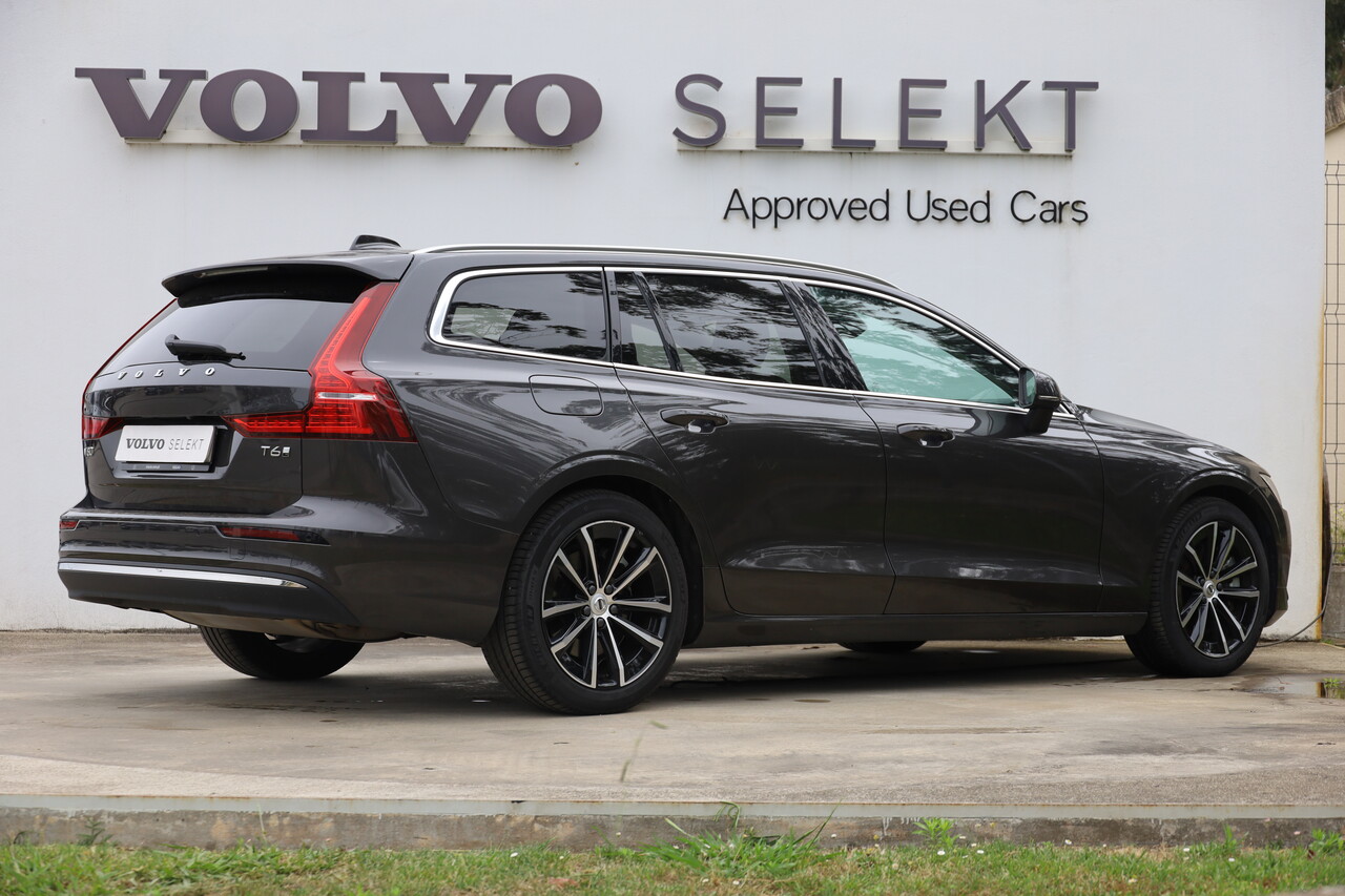 V60 T6 Hibrido Plug-in Core Bright