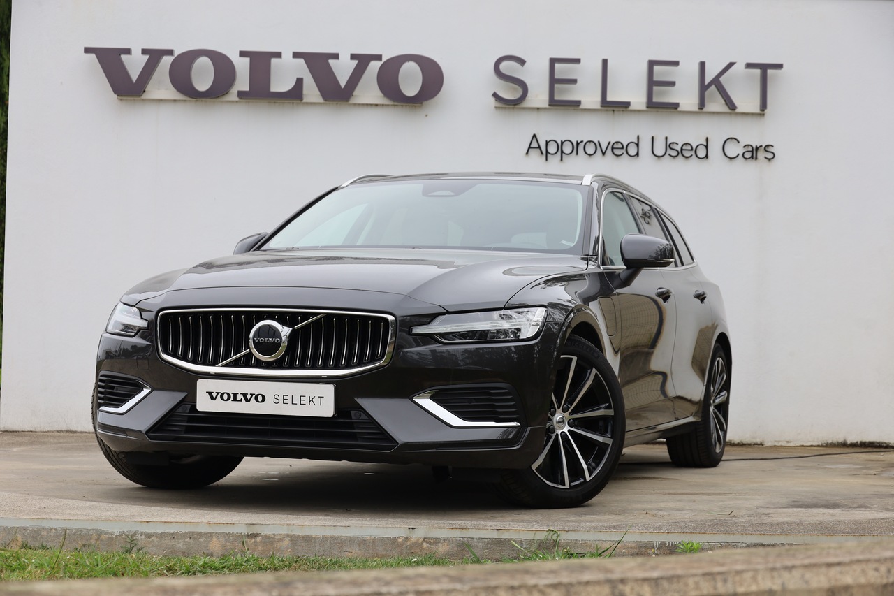V60 T6 Hibrido Plug-in Core Bright