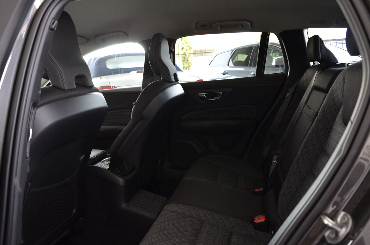 V60 T6 Hibrido Plug-in Core Bright