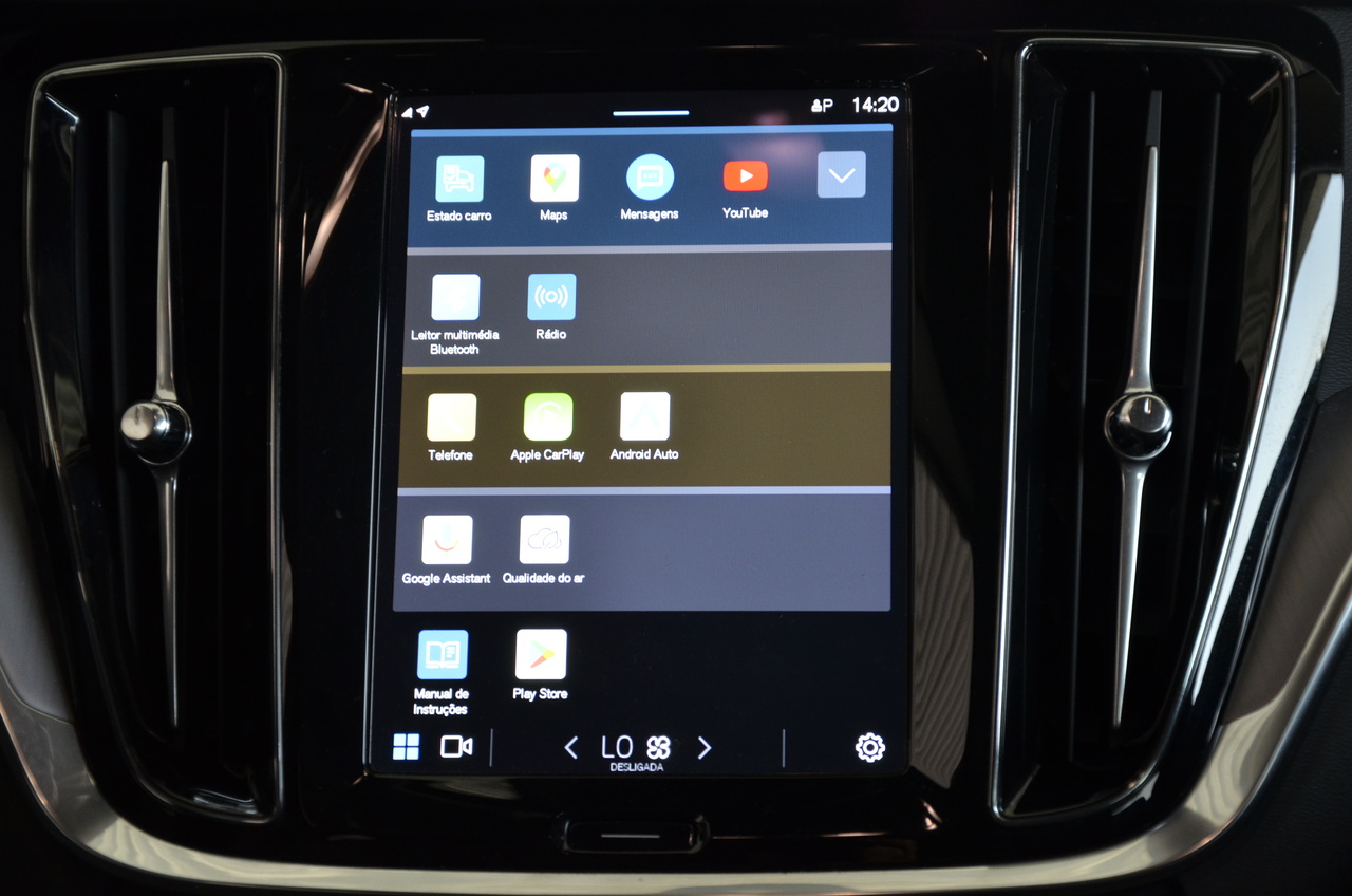 V60 T6 Hibrido Plug-in Core Bright