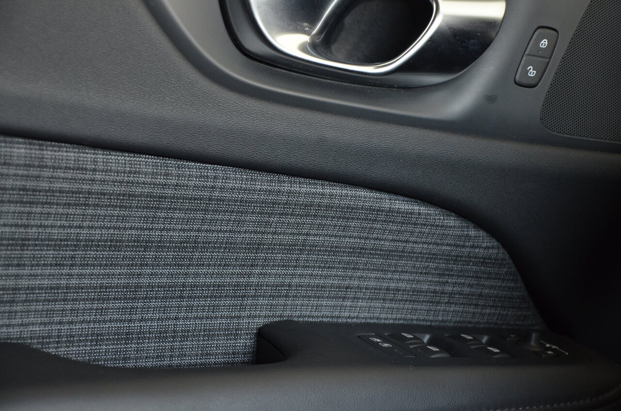V60 T6 Hibrido Plug-in Core Bright