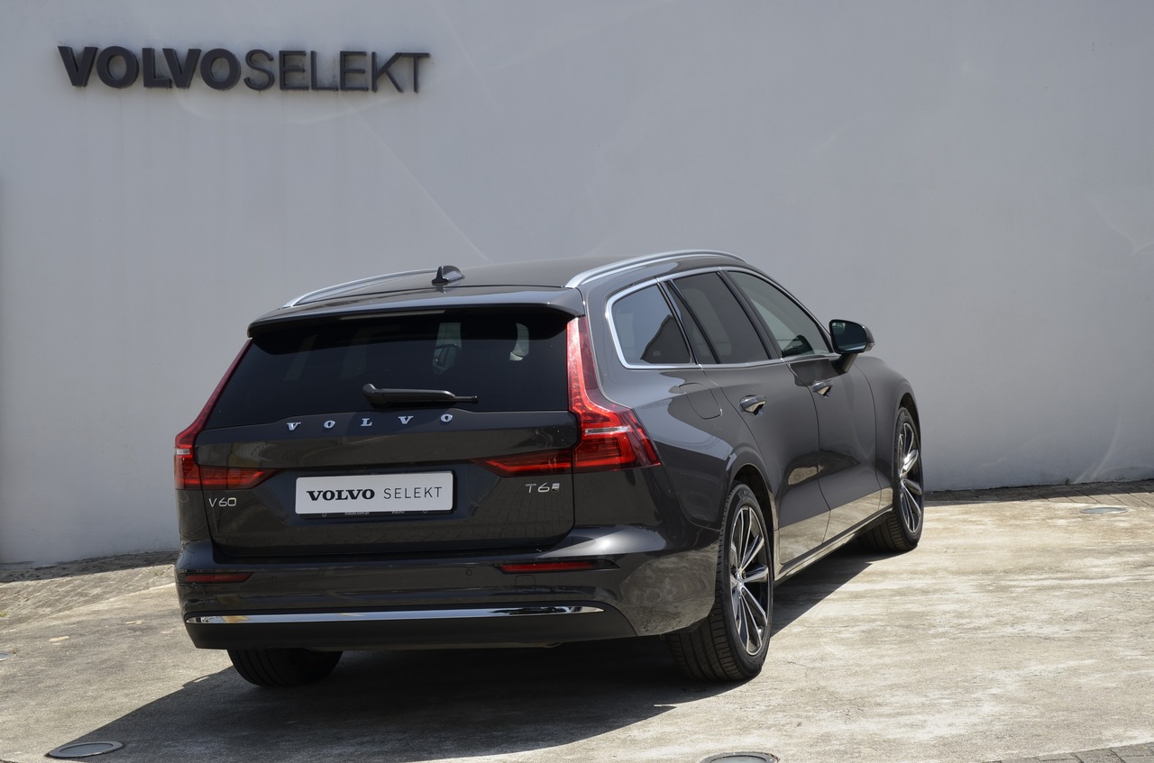 V60 T6 Hibrido Plug-in Core Bright