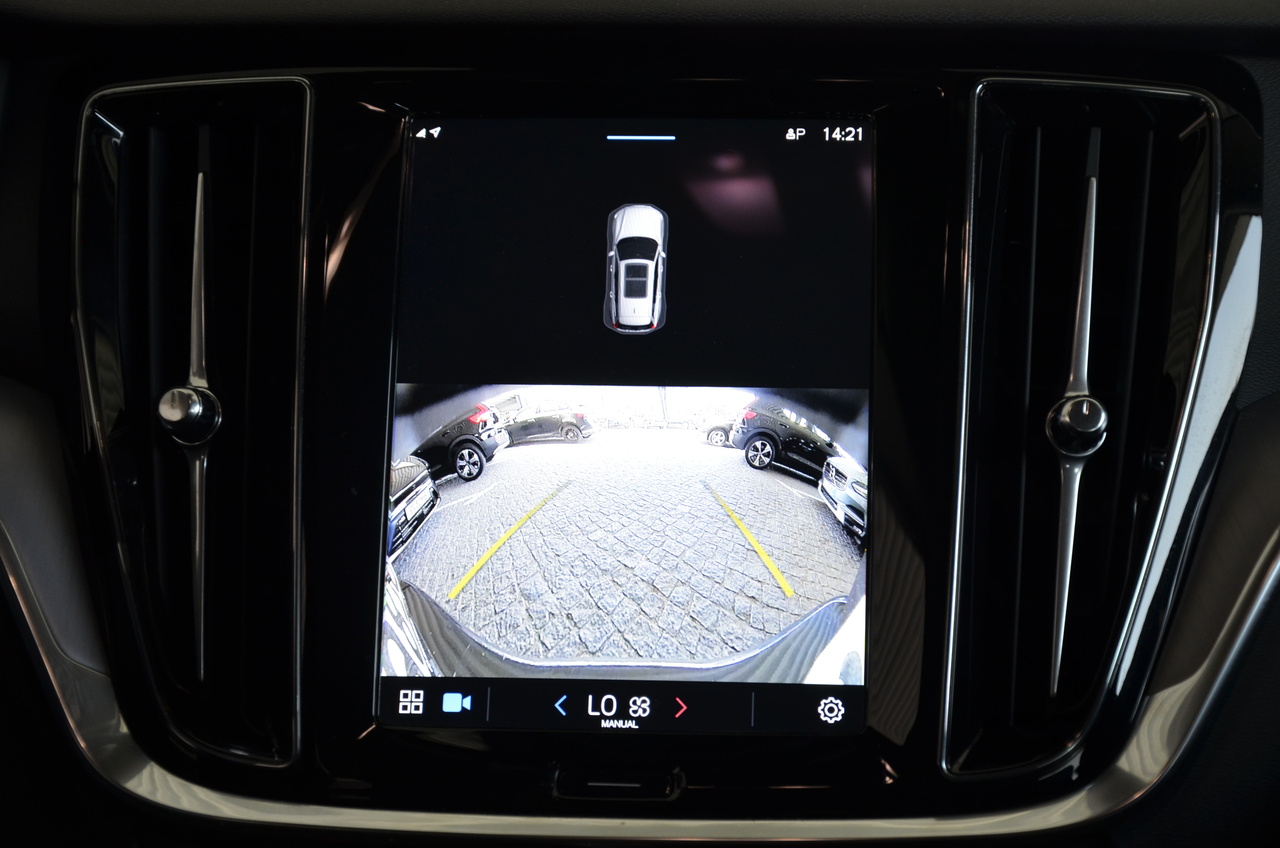 V60 T6 Hibrido Plug-in Core Bright