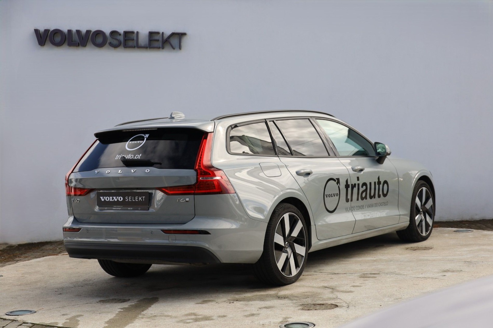 V60 T6 Hibrido Plug-in Core