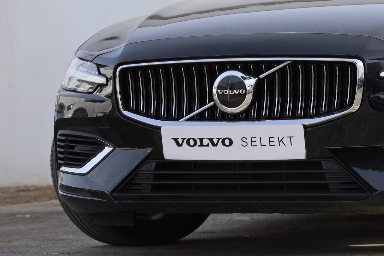 V60 T6 Hibrido Plug-in Essential
