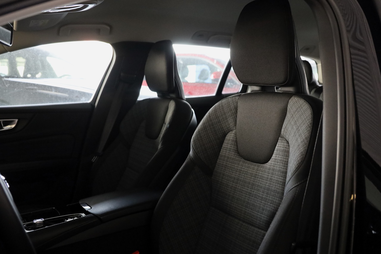 V60 T6 Hibrido Plug-in Essential