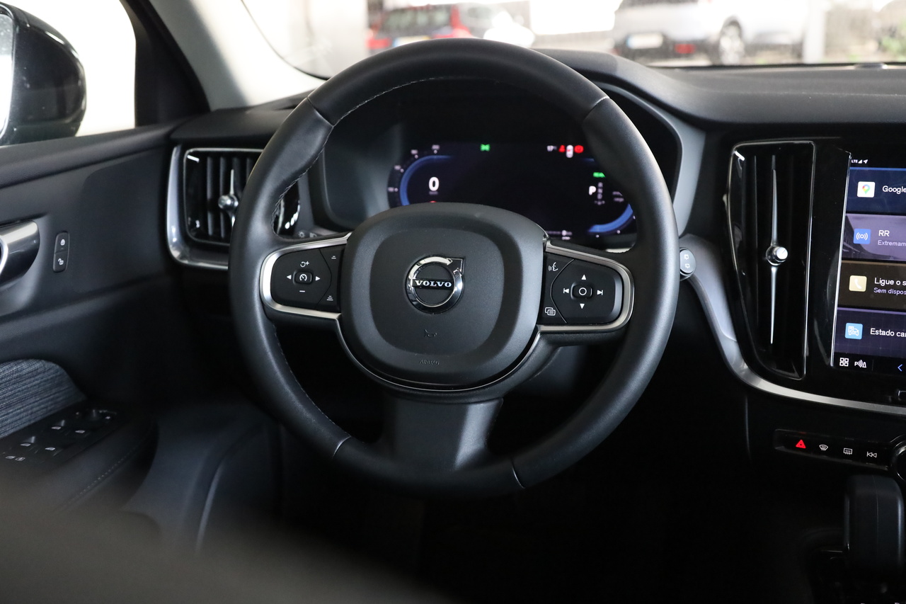 V60 T6 Hibrido Plug-in Essential