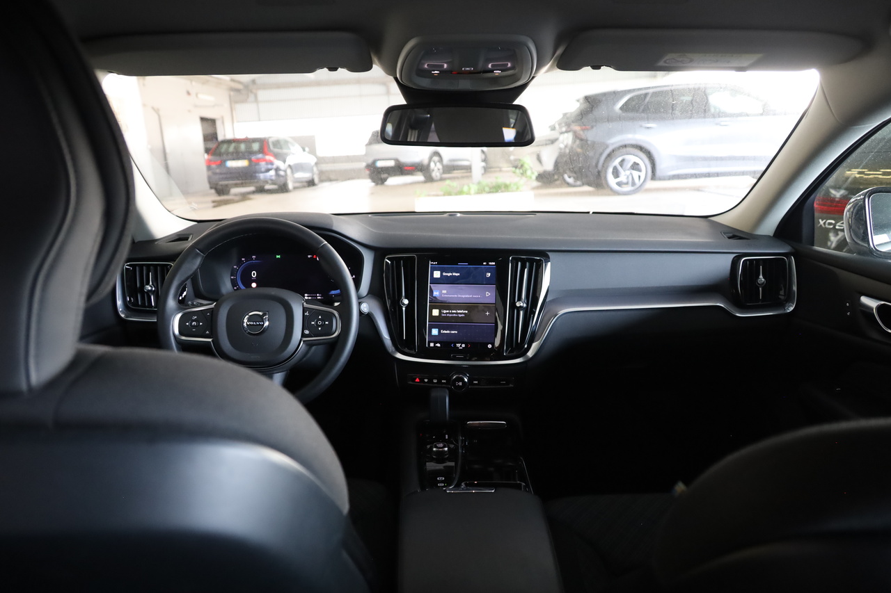 V60 T6 Hibrido Plug-in Essential