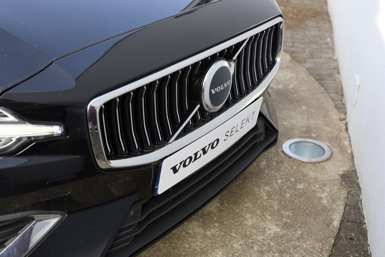 V60 T6 Hibrido Plug-in Essential