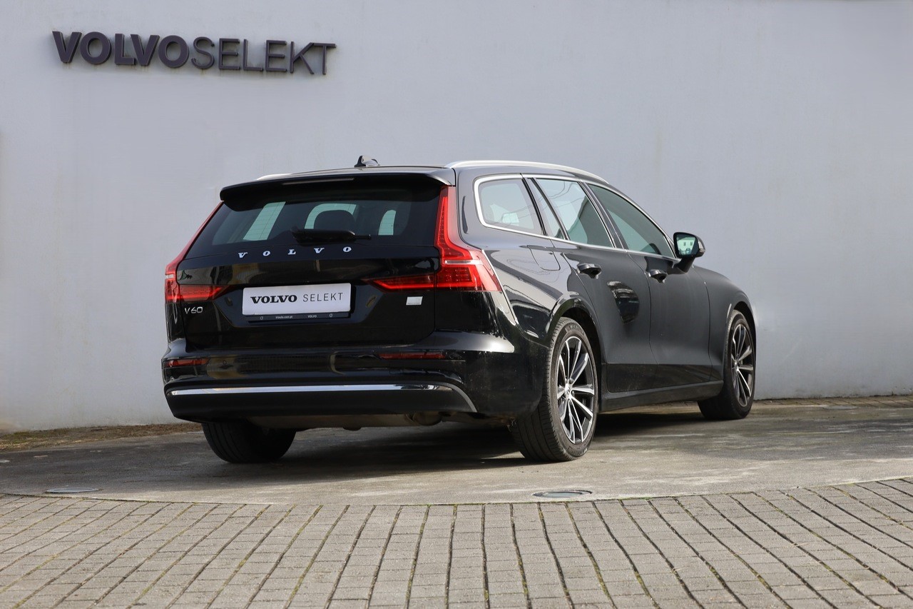 V60 T6 Hibrido Plug-in Essential