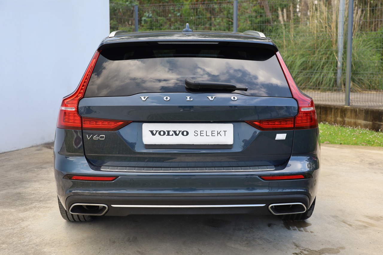 V60 T6 Híbrido Plug-in Inscription Expression 