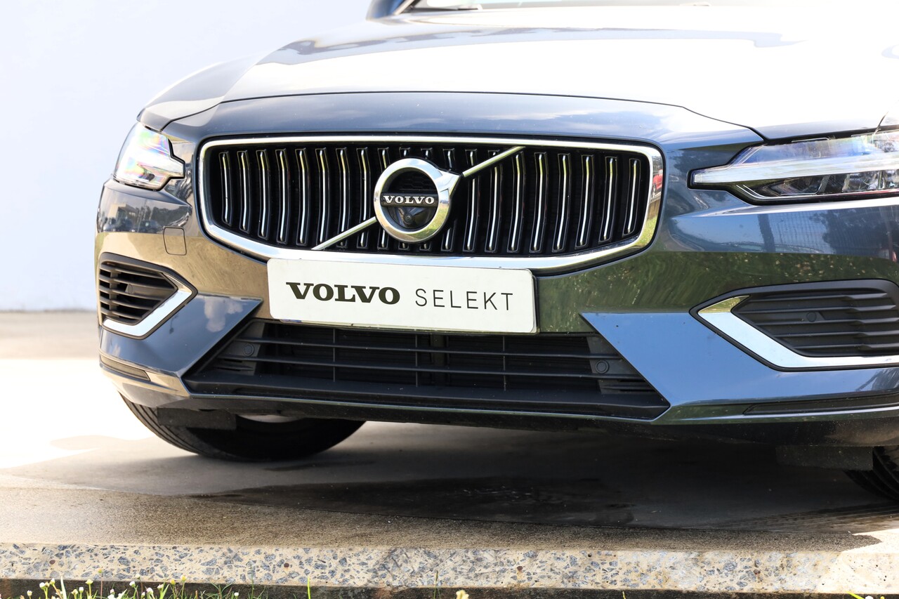 V60 T6 Híbrido Plug-in Inscription Expression 