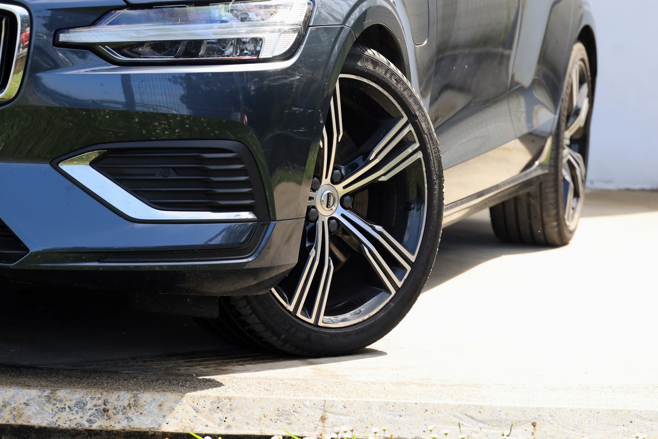 V60 T6 Híbrido Plug-in Inscription Expression 