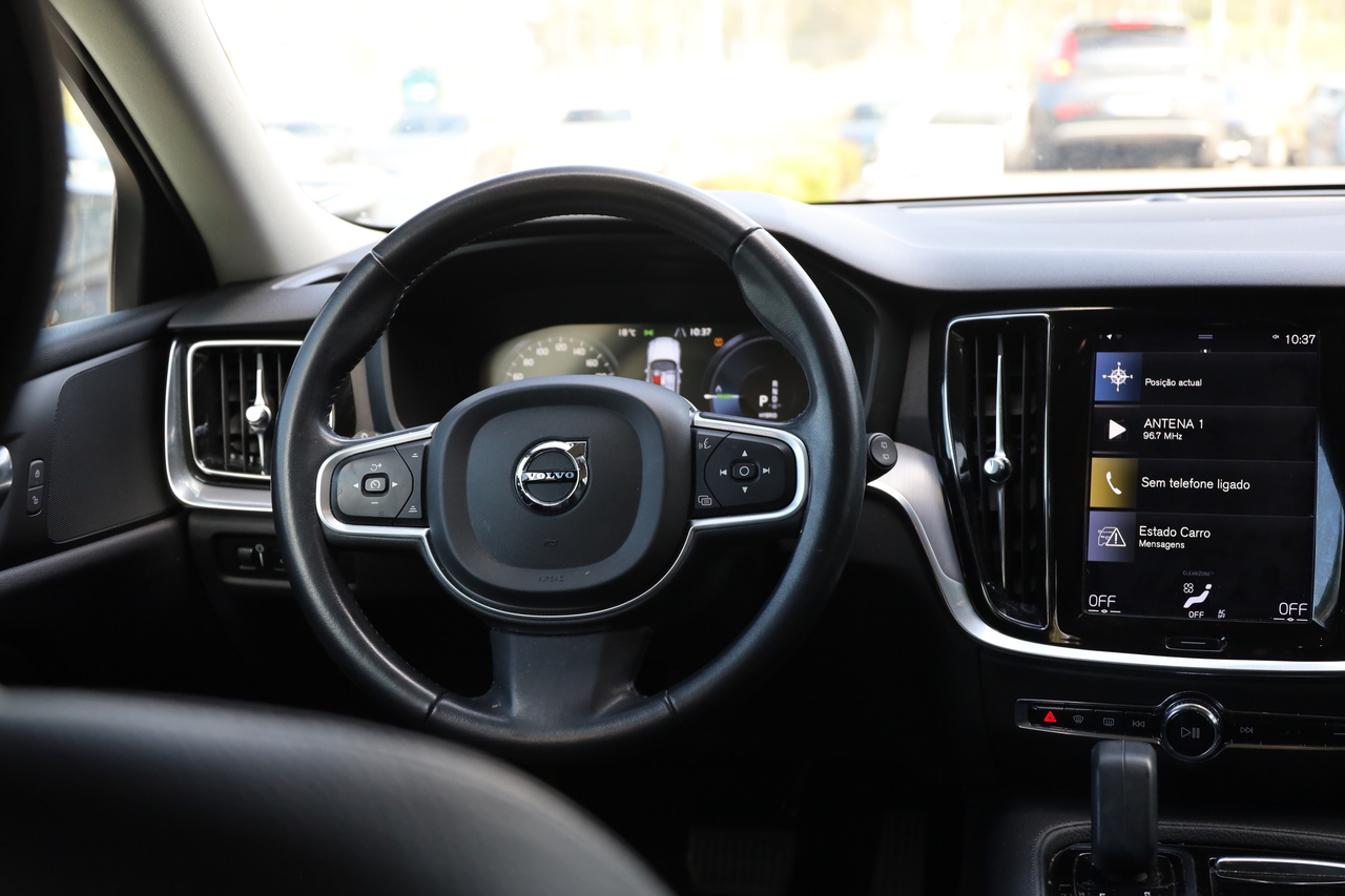 V60 T6 Híbrido Plug-in Inscription Expression 