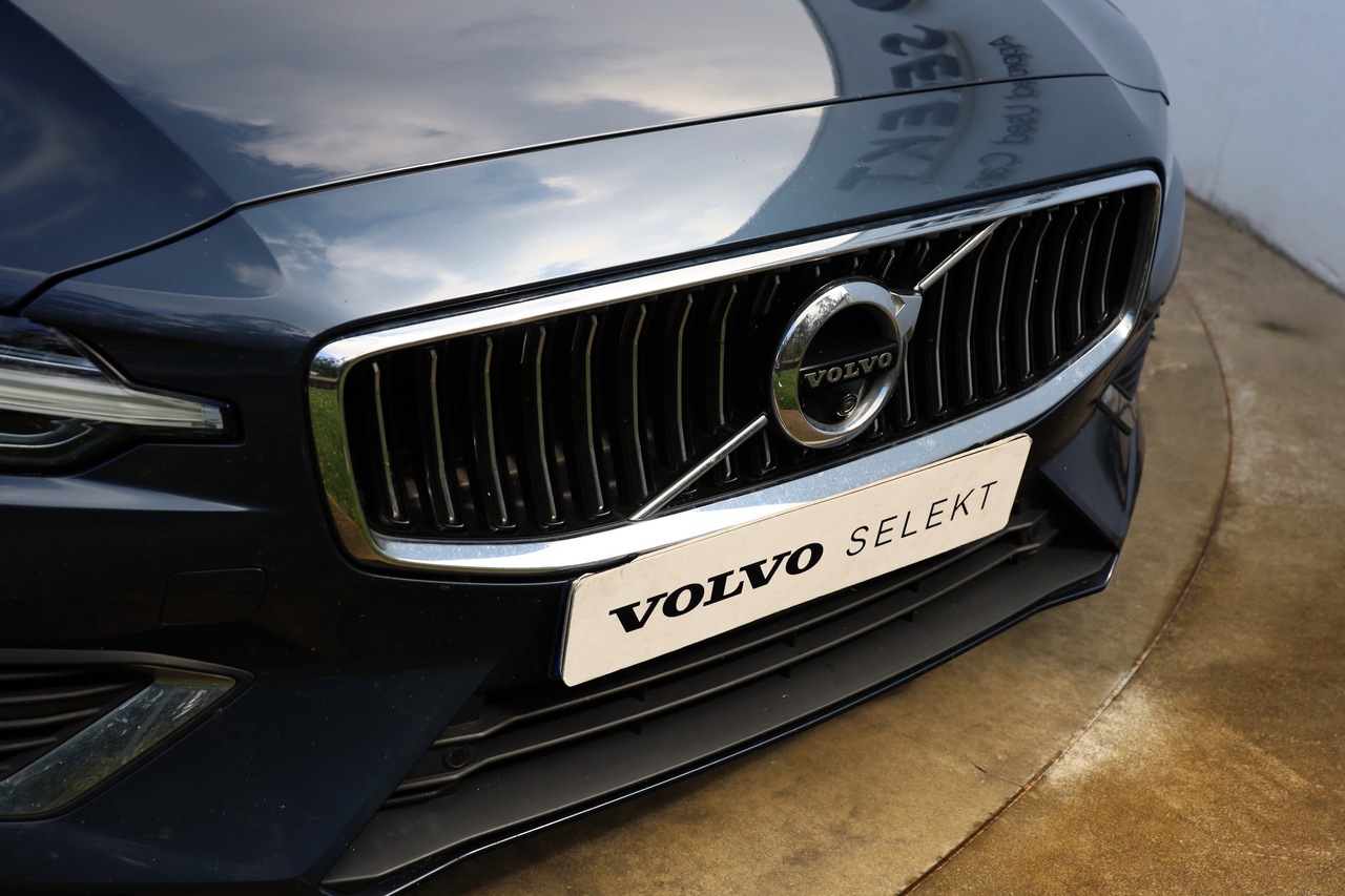 V60 T6 Híbrido Plug-in Inscription Expression 