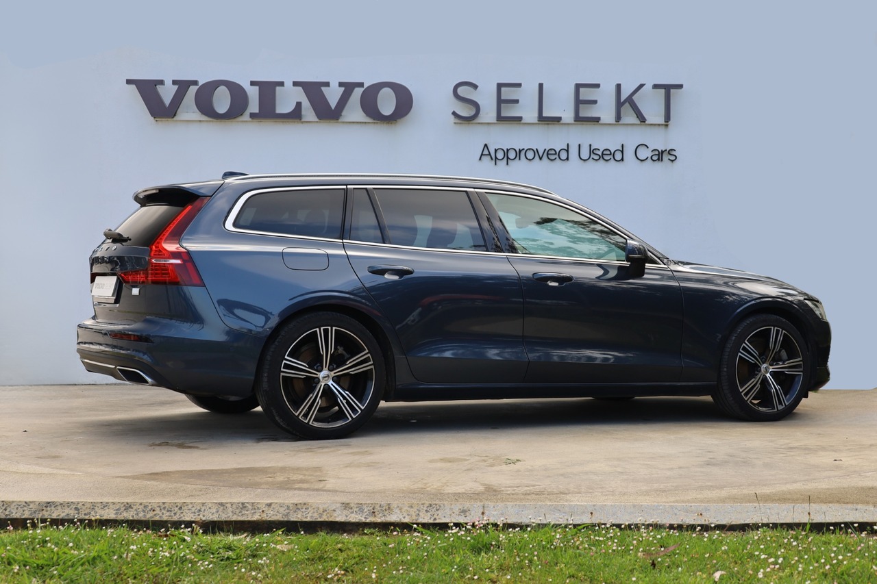 V60 T6 Híbrido Plug-in Inscription Expression 