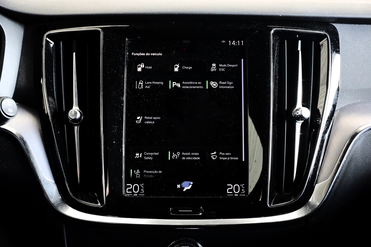 V60 T6 Hibrido Plug-in Inscription Expression