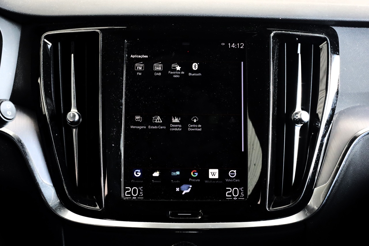 V60 T6 Hibrido Plug-in Inscription Expression