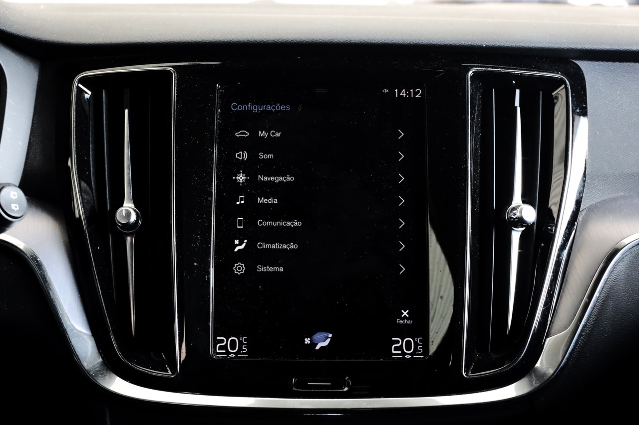 V60 T6 Hibrido Plug-in Inscription Expression