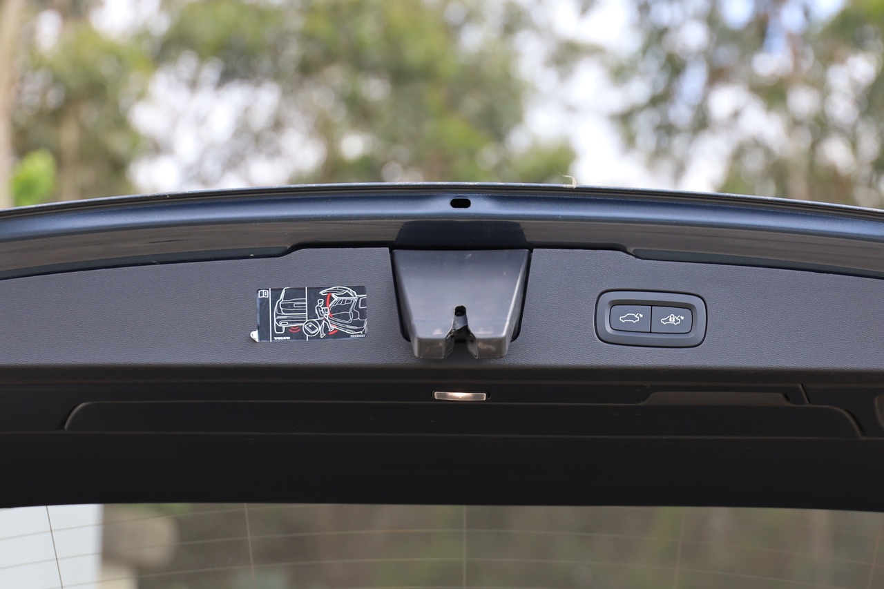 V60 T6 Híbrido Plug-in Inscription 