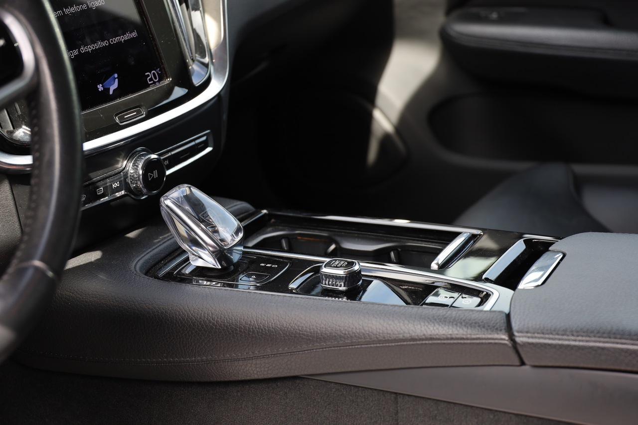 V60 T6 Híbrido Plug-in Inscription 