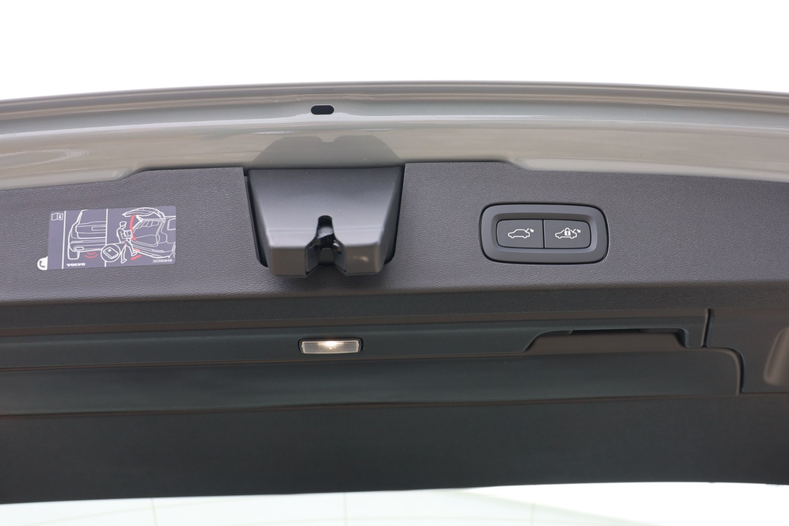 V60 T6 Hibrido Plug-in Plus Bright