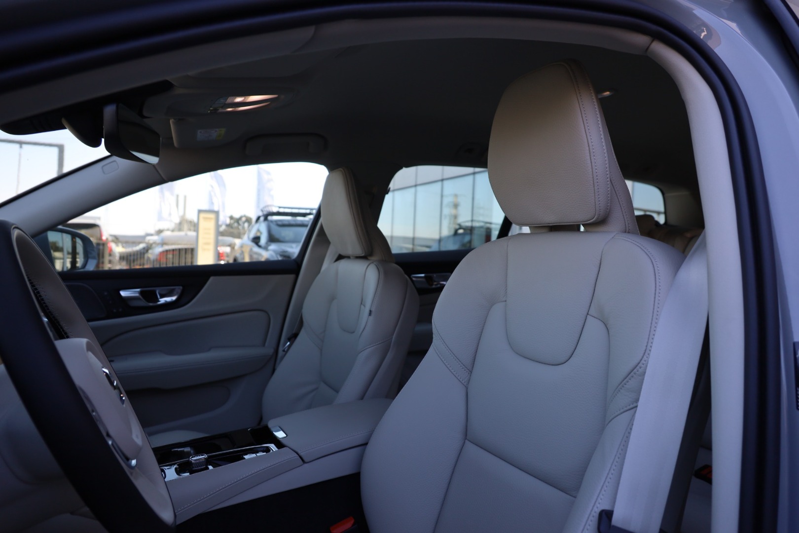 V60 T6 Hibrido Plug-in Plus Bright