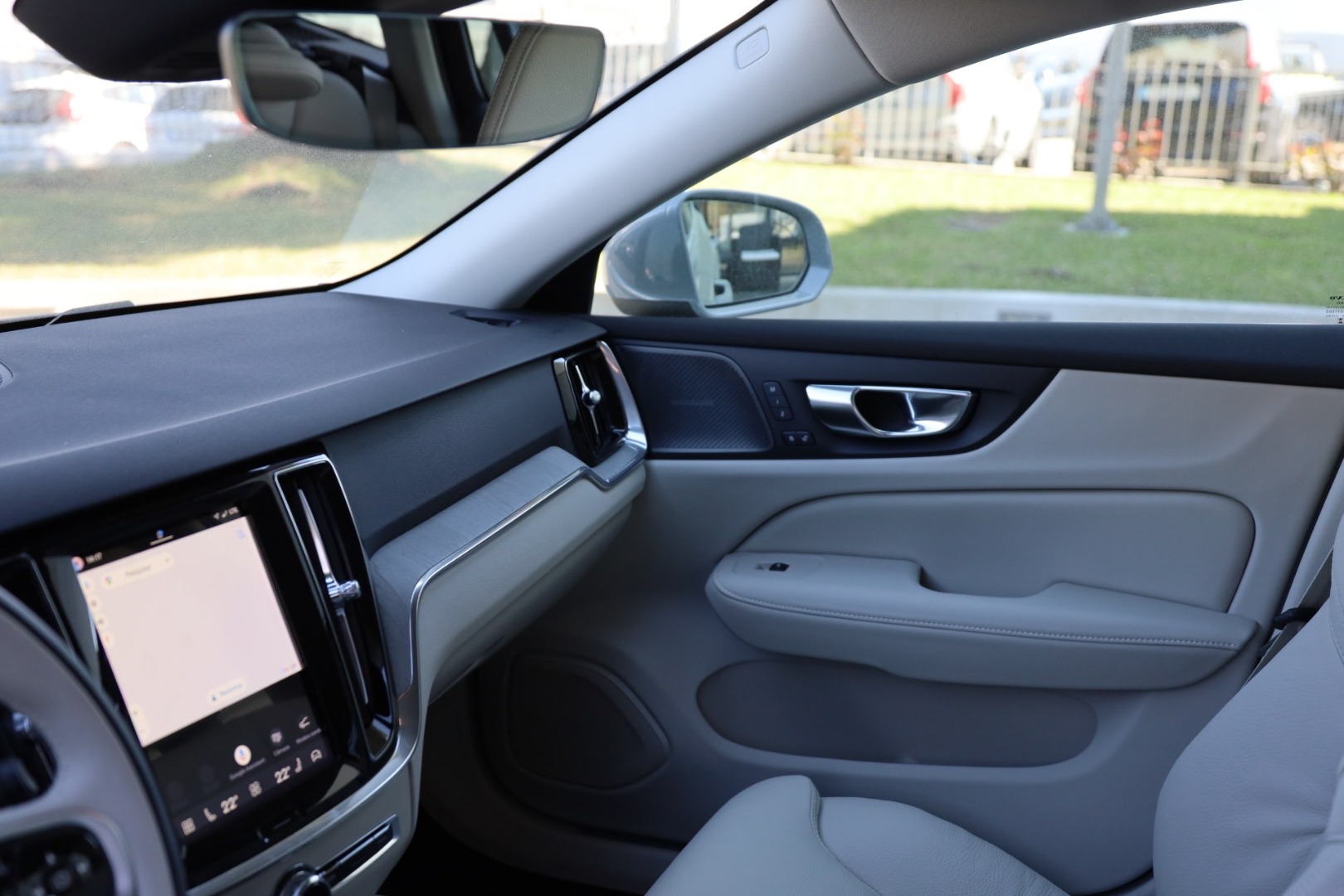 V60 T6 Hibrido Plug-in Plus Bright