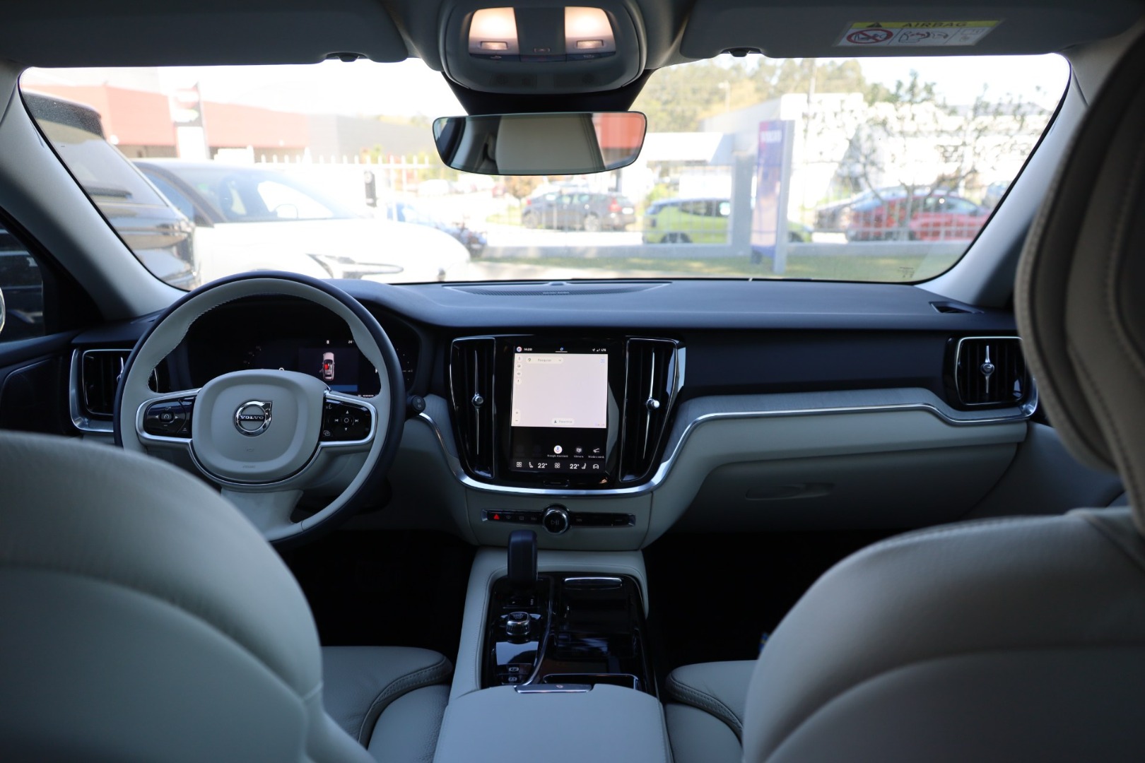 V60 T6 Hibrido Plug-in Plus Bright