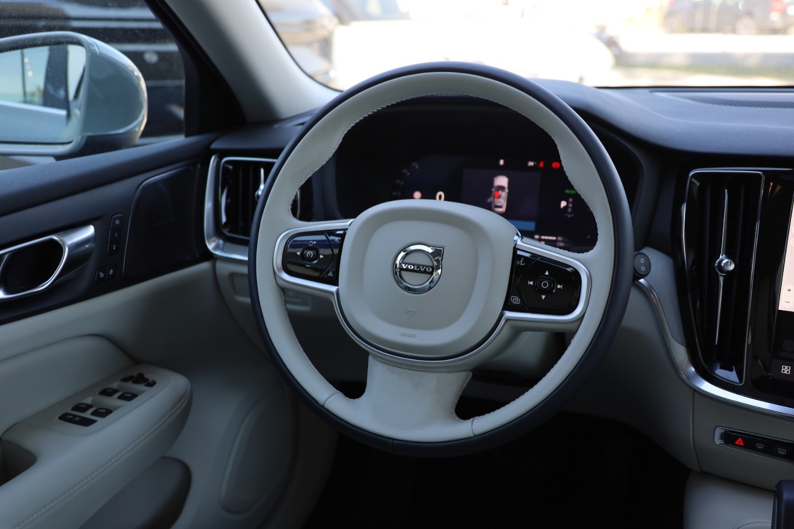 V60 T6 Hibrido Plug-in Plus Bright