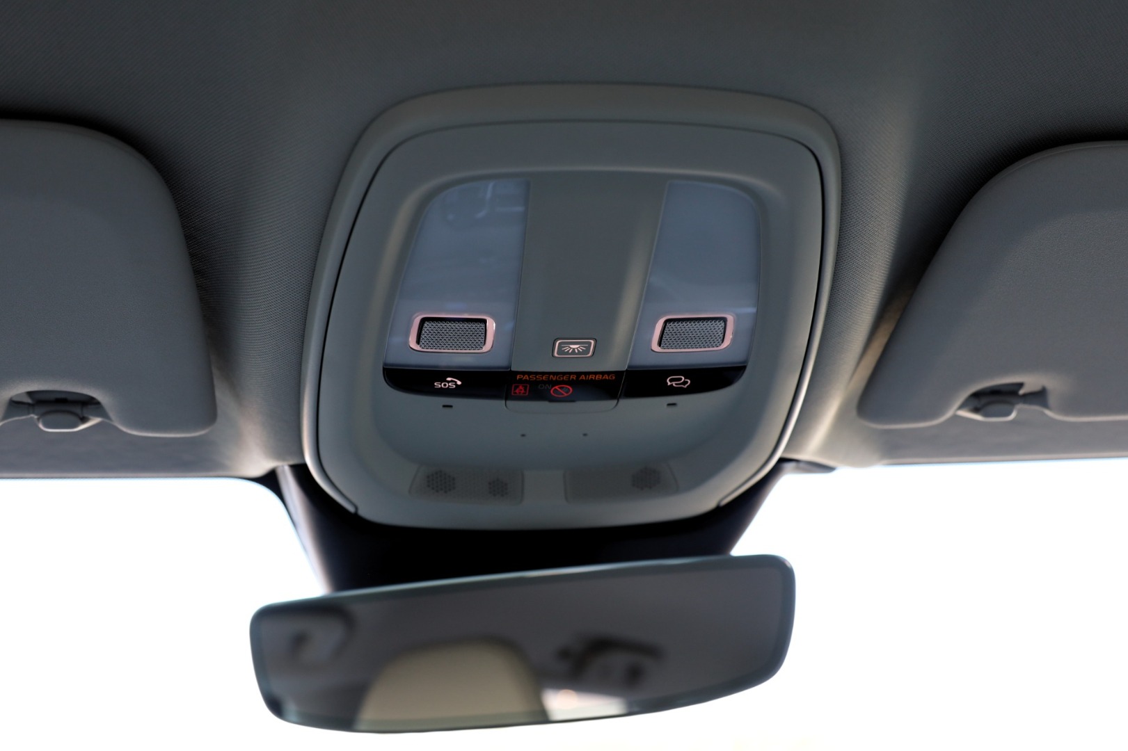 V60 T6 Hibrido Plug-in Plus Bright