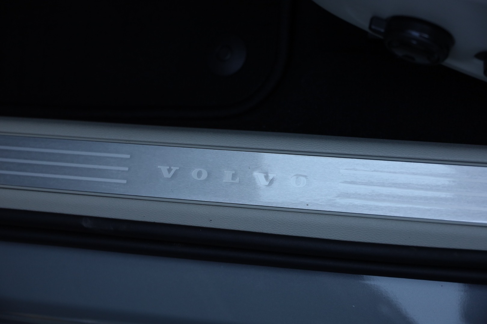 V60 T6 Hibrido Plug-in Plus Bright