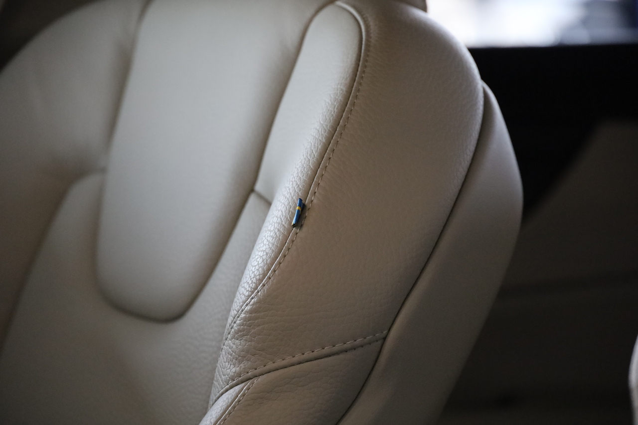 V60 T6 Hibrido Plug-in Plus Bright