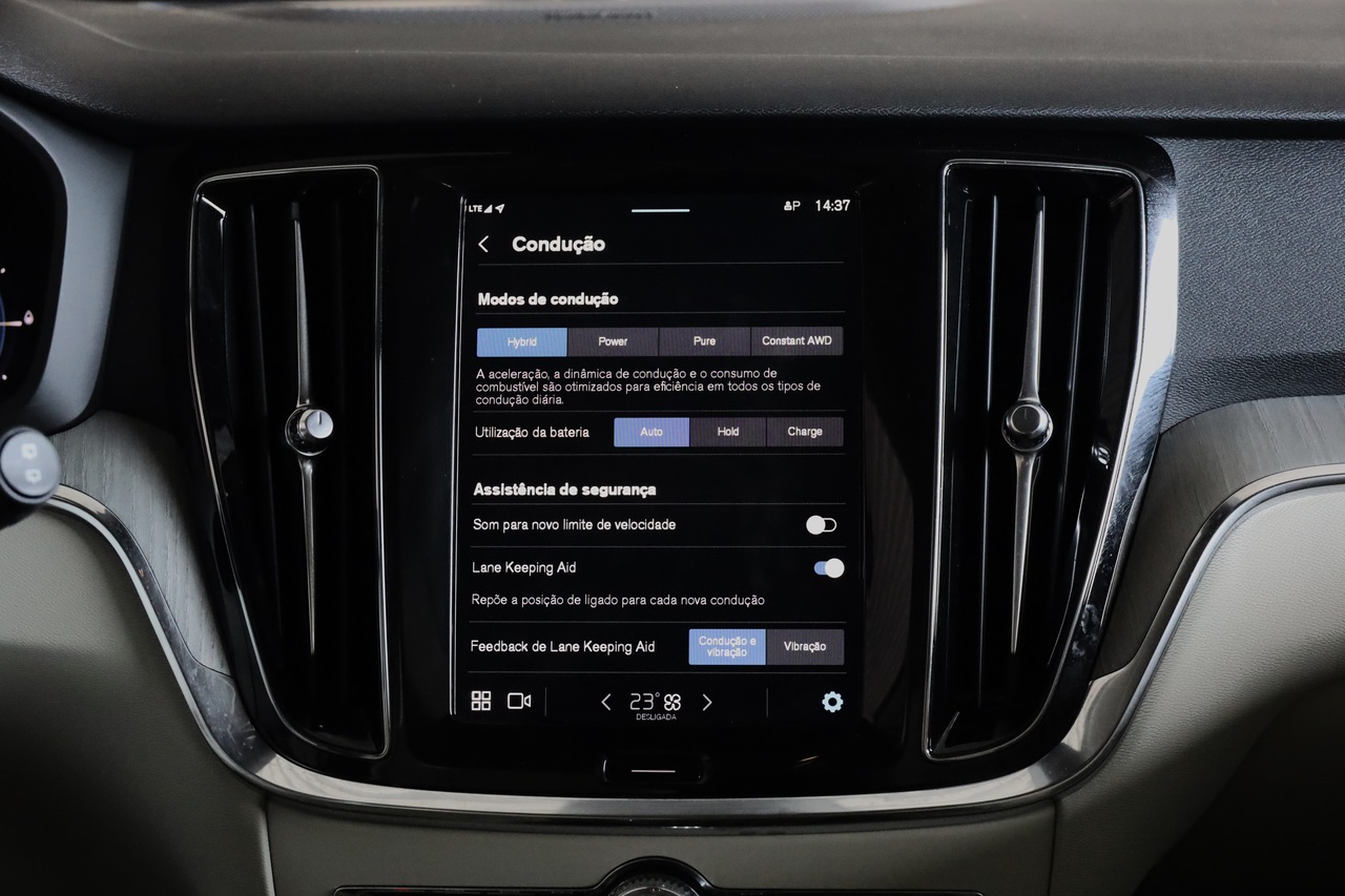 V60 T6 Hibrido Plug-in Plus Bright