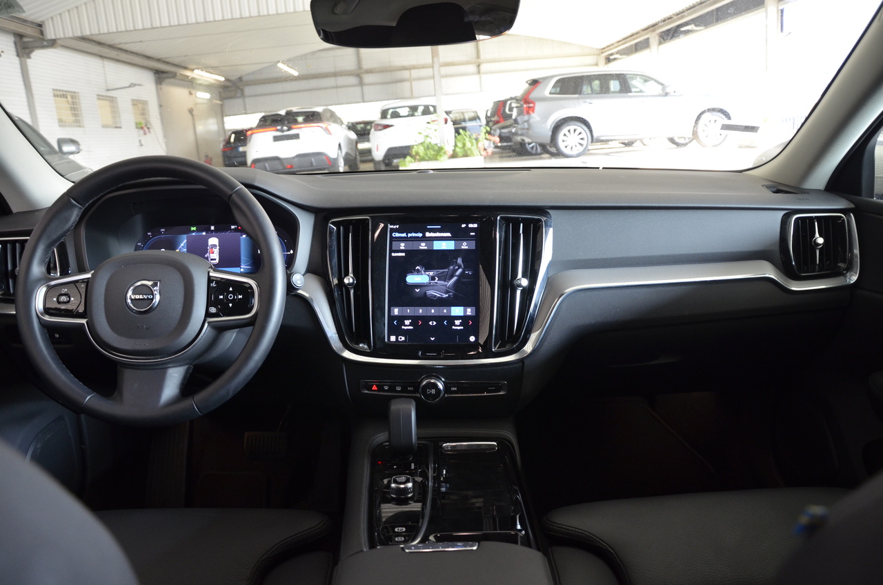 V60 T6 Hibrido Plug-in Plus Dark