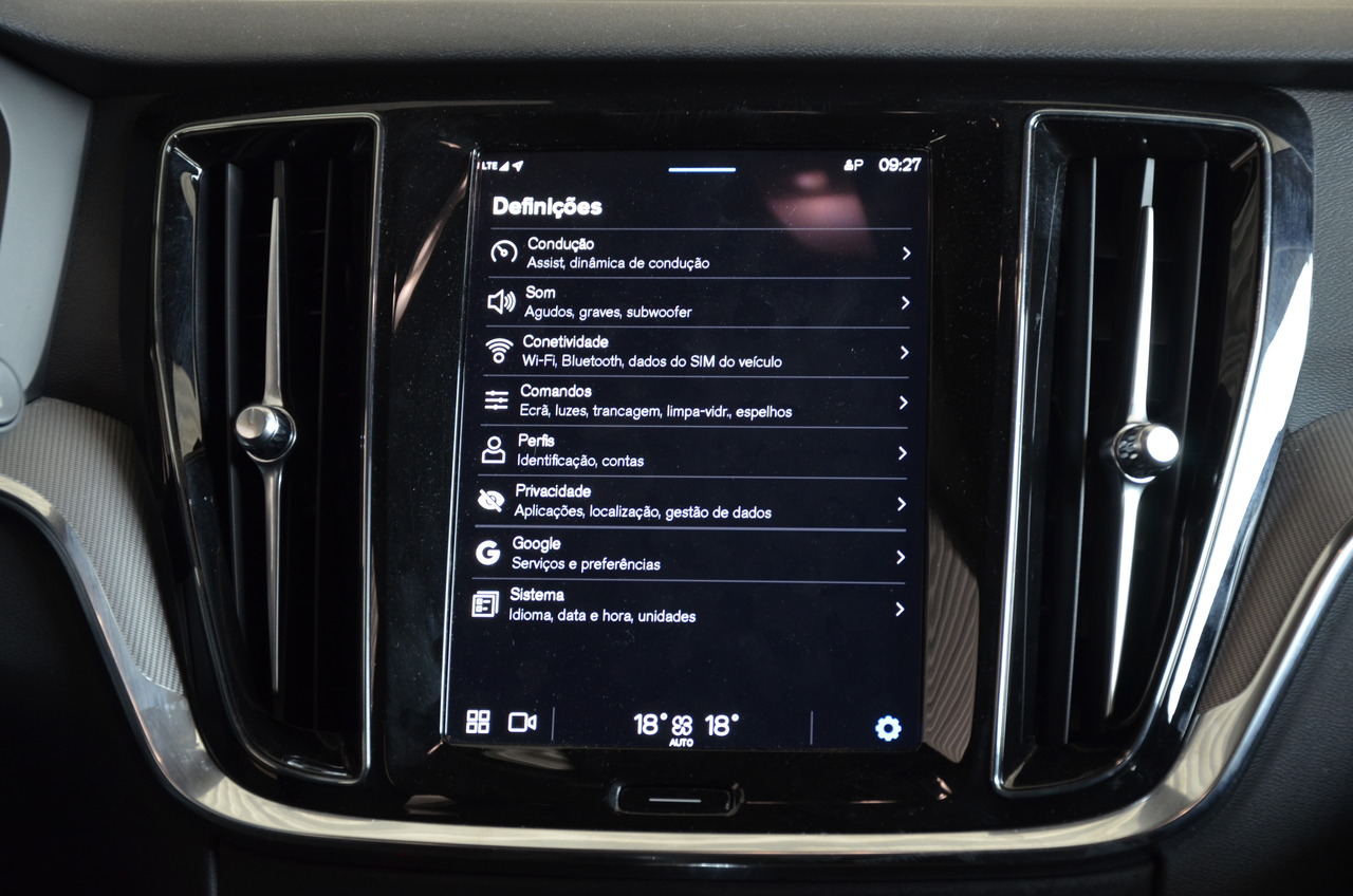 V60 T6 Hibrido Plug-in Plus Dark
