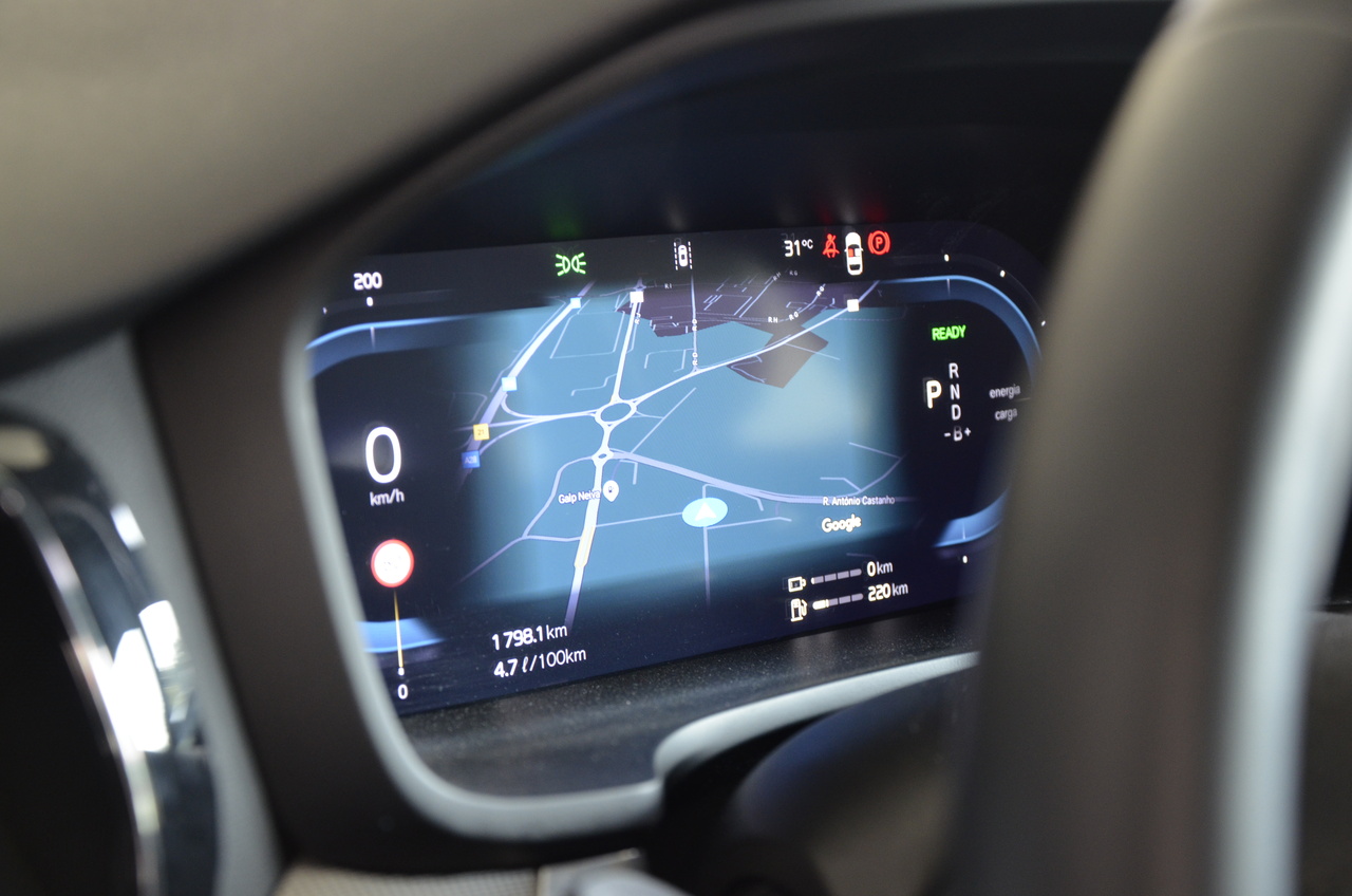 V60 T6 Hibrido Plug-in Plus Dark