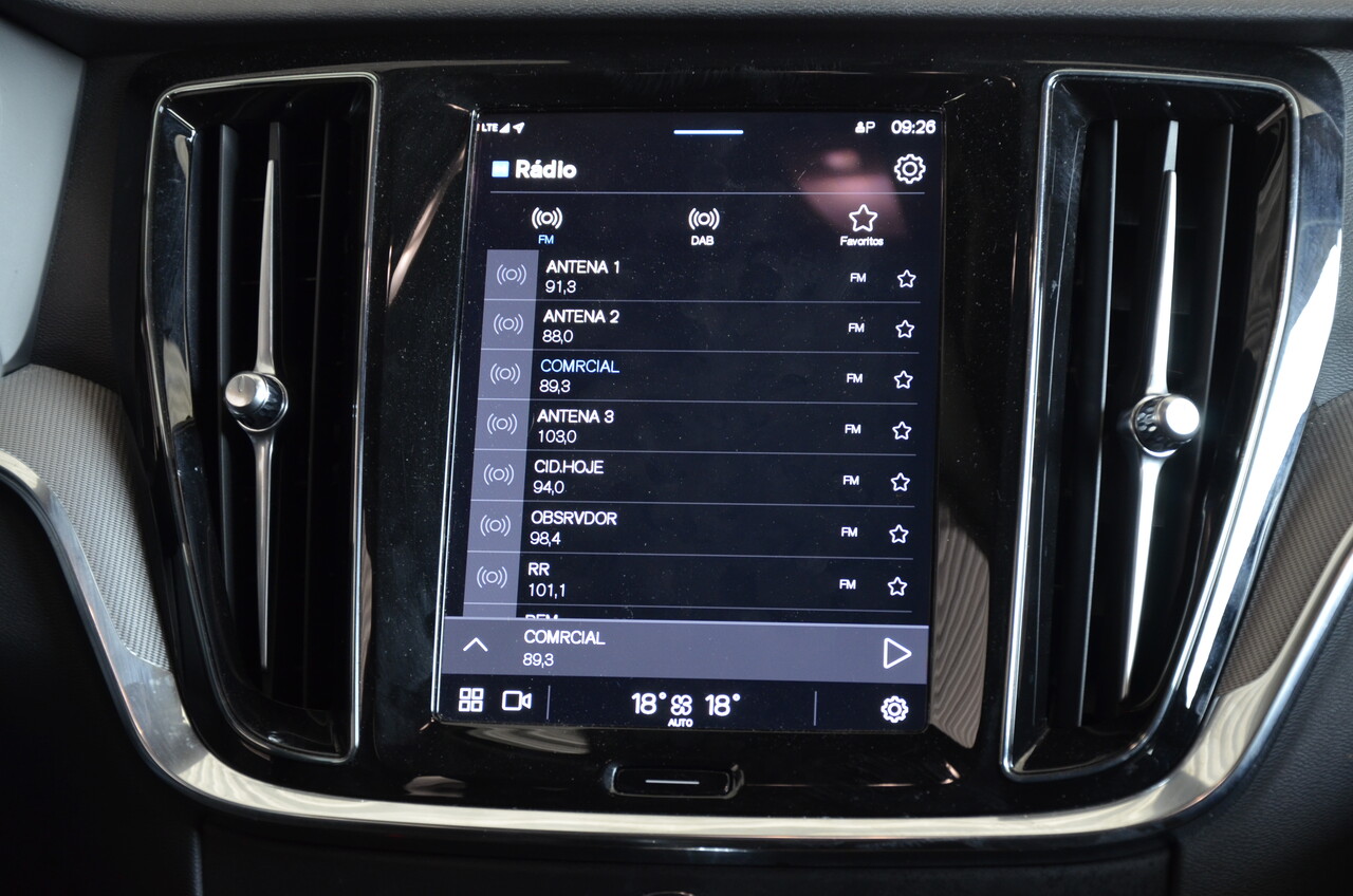 V60 T6 Hibrido Plug-in Plus Dark