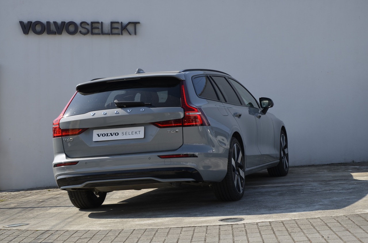 V60 T6 Hibrido Plug-in Plus Dark