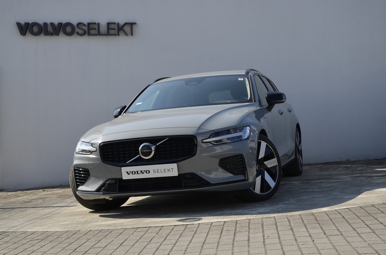 V60 T6 Hibrido Plug-in Plus Dark