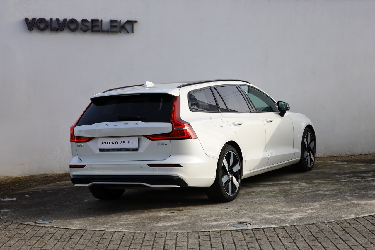 V60 T6 Hibrido Plug-in Plus Dark
