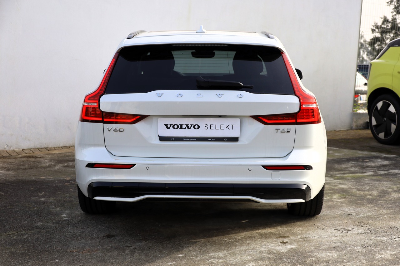 V60 T6 Hibrido Plug-in Plus Dark