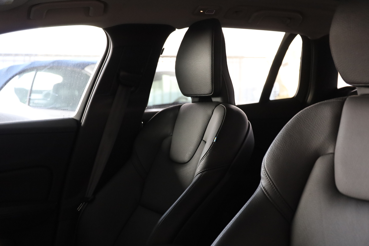 V60 T6 Hibrido Plug-in Plus Dark