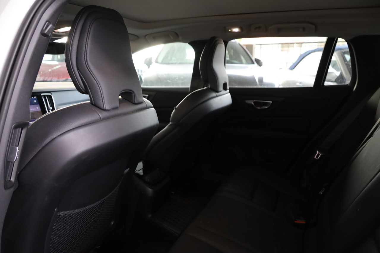 V60 T6 Hibrido Plug-in Plus Dark