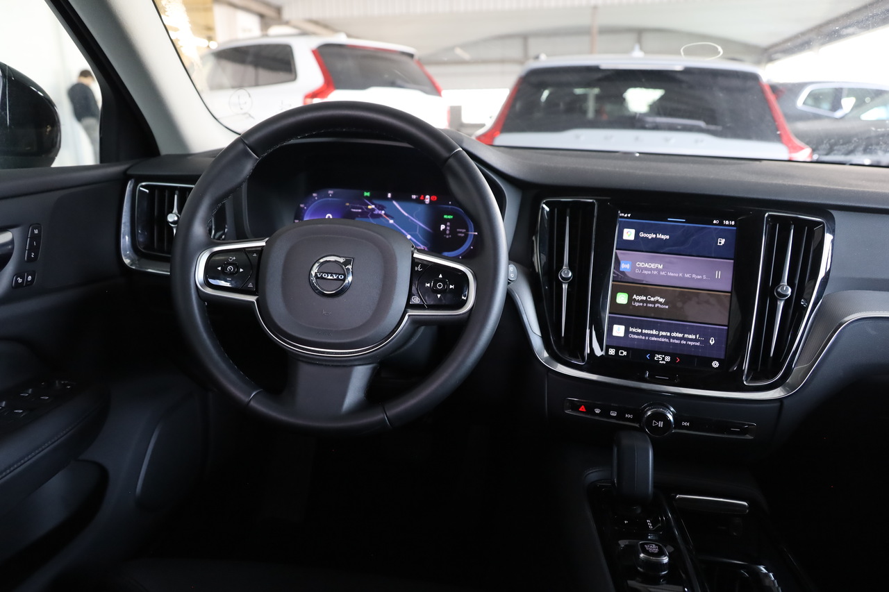 V60 T6 Hibrido Plug-in Plus Dark